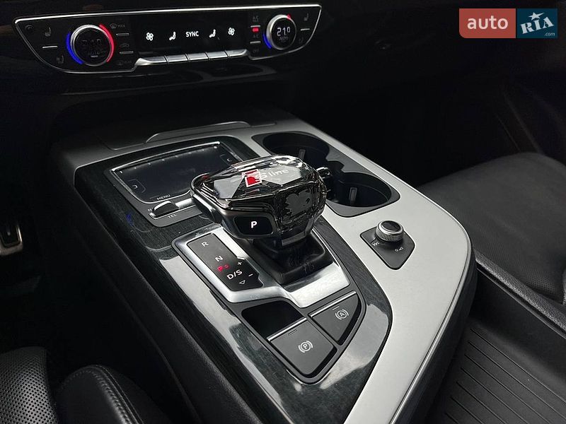 Внедорожник / Кроссовер Audi Q7 2017 в Киеве