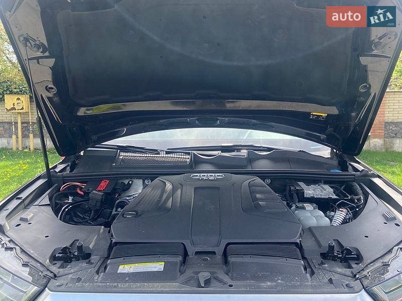 Внедорожник / Кроссовер Audi Q7 2018 в Киеве