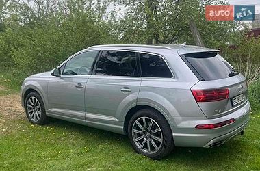 Внедорожник / Кроссовер Audi Q7 2017 в Городке