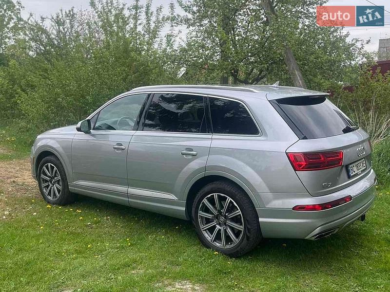 Внедорожник / Кроссовер Audi Q7 2017 в Городке