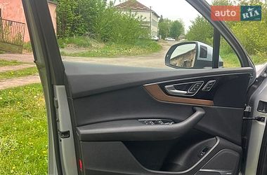 Внедорожник / Кроссовер Audi Q7 2017 в Городке