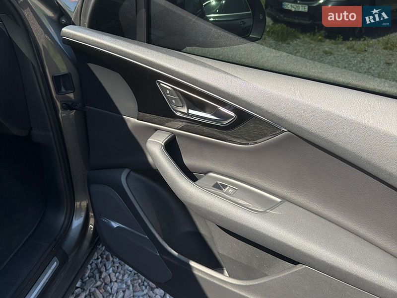 Внедорожник / Кроссовер Audi Q7 2016 в Львове