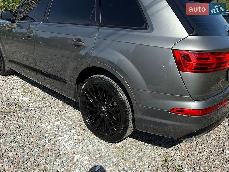 Внедорожник / Кроссовер Audi Q7 2016 в Львове