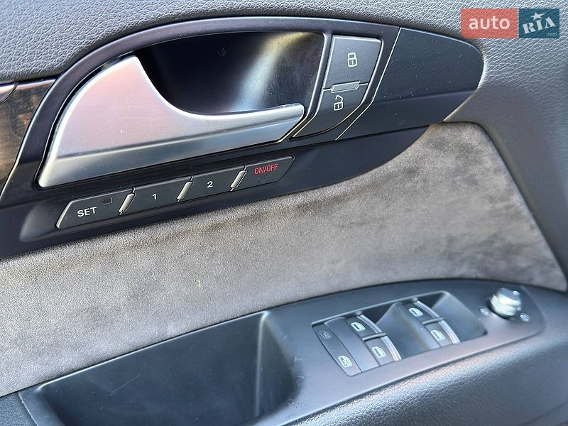 Позашляховик / Кросовер Audi Q7 2015 в Львові