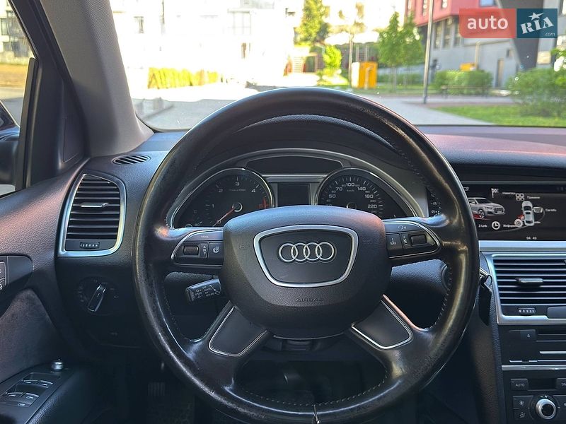 Позашляховик / Кросовер Audi Q7 2015 в Львові