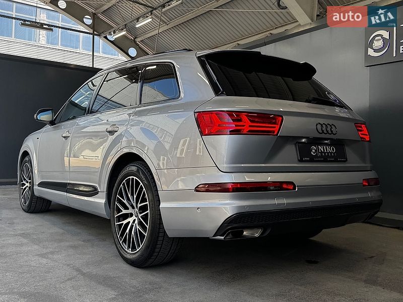 Внедорожник / Кроссовер Audi Q7 2017 в Киеве