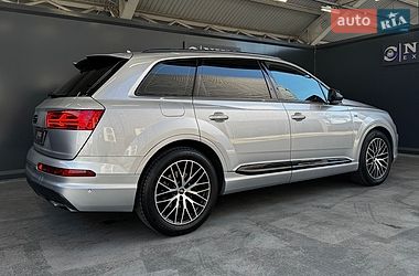 Внедорожник / Кроссовер Audi Q7 2017 в Киеве