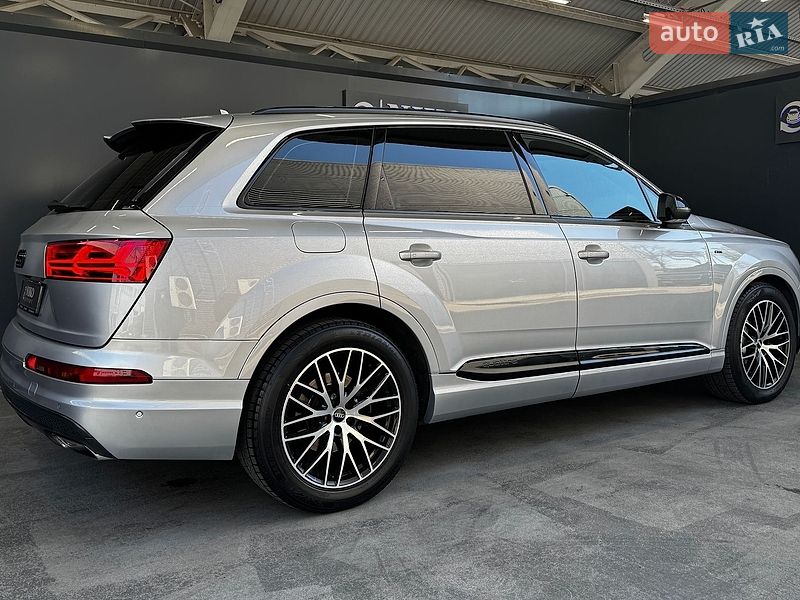 Внедорожник / Кроссовер Audi Q7 2017 в Киеве