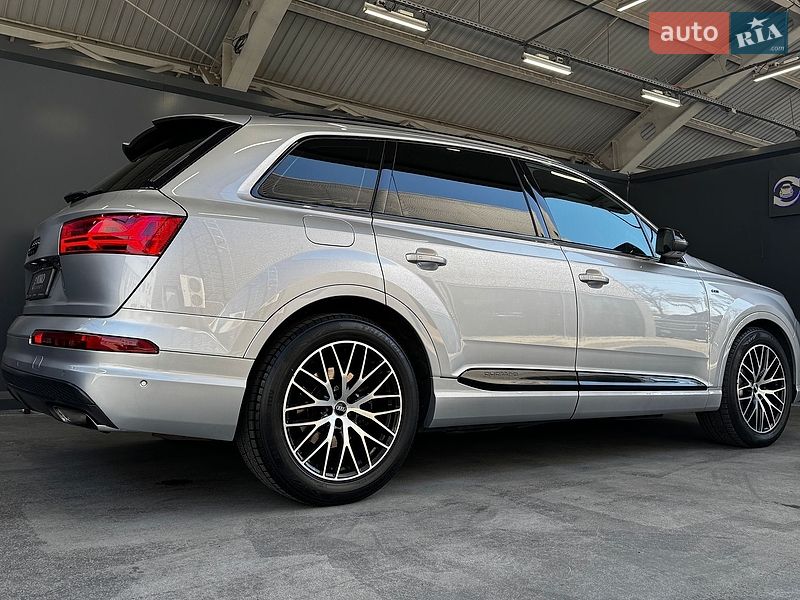 Внедорожник / Кроссовер Audi Q7 2017 в Киеве