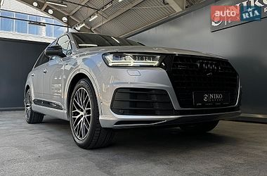 Внедорожник / Кроссовер Audi Q7 2017 в Киеве