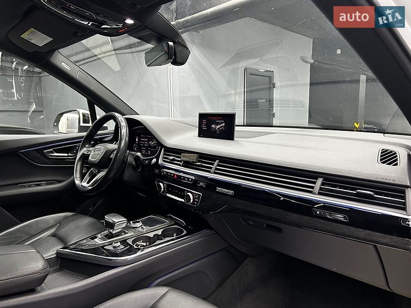 Позашляховик / Кросовер Audi Q7 2018 в Чернівцях