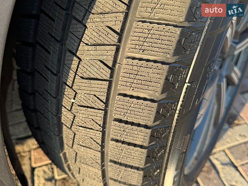 Позашляховик / Кросовер Audi Q7 2015 в Краснограді