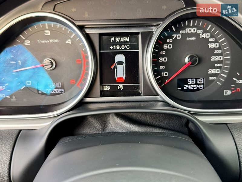 Позашляховик / Кросовер Audi Q7 2015 в Львові