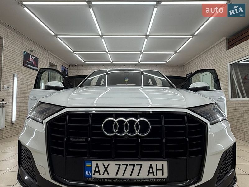 Внедорожник / Кроссовер Audi Q7 2021 в Киеве