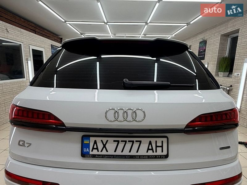 Внедорожник / Кроссовер Audi Q7 2021 в Киеве