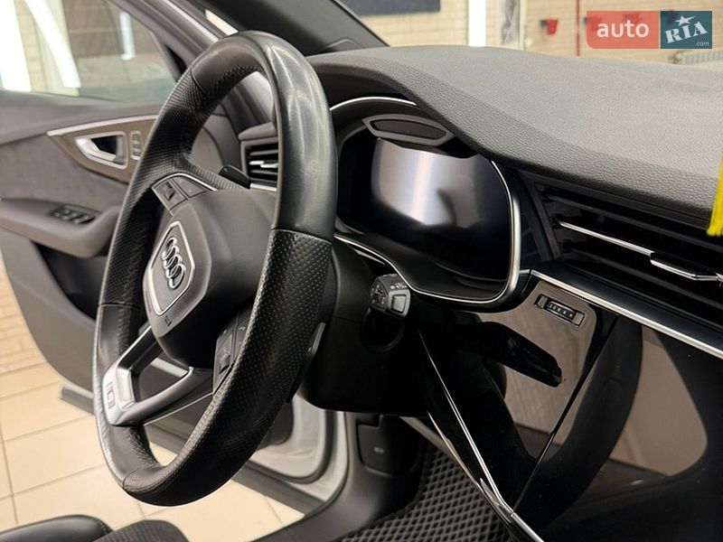 Внедорожник / Кроссовер Audi Q7 2021 в Киеве