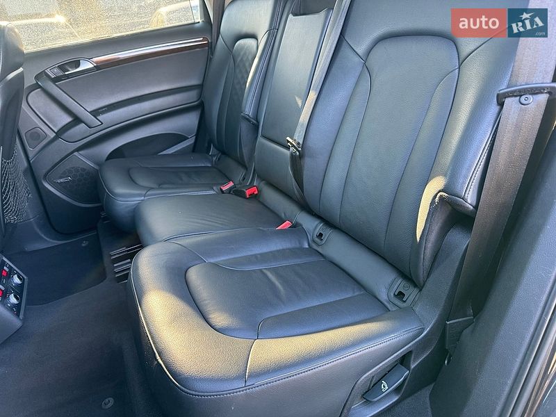 Позашляховик / Кросовер Audi Q7 2013 в Тернополі