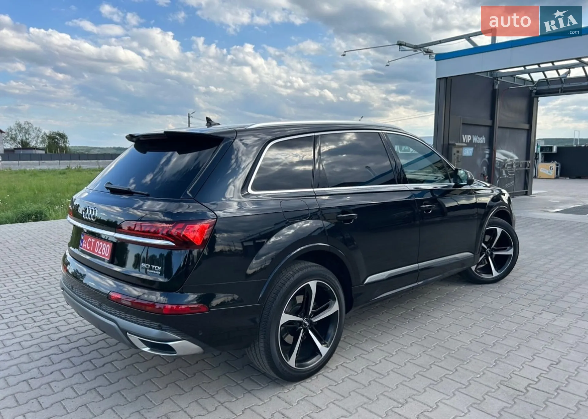 2020 Audi Q7 - фото 1