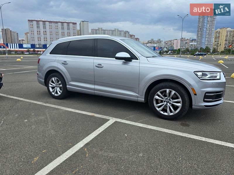 Позашляховик / Кросовер Audi Q7 2017 в Києві