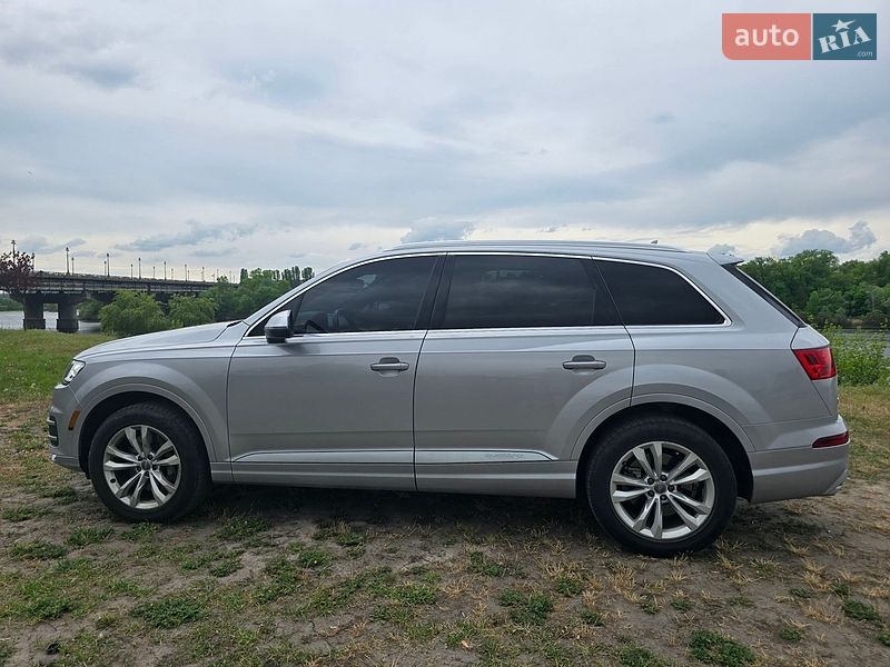 Позашляховик / Кросовер Audi Q7 2017 в Києві