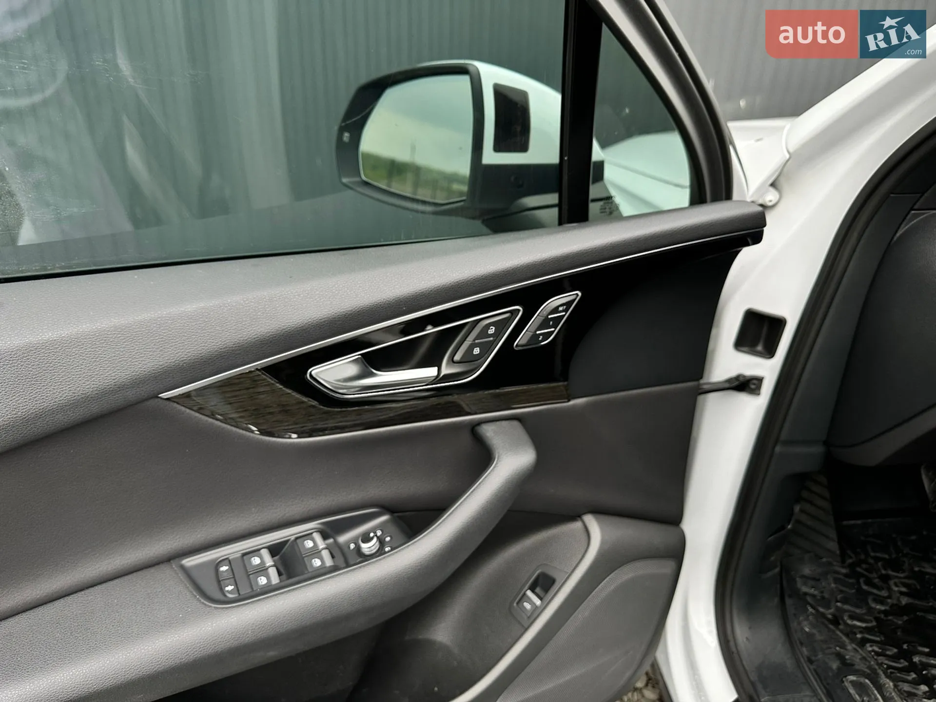 2016 Audi Q7 - мініатюра 164