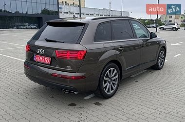 Позашляховик / Кросовер Audi Q7 2017 в Львові