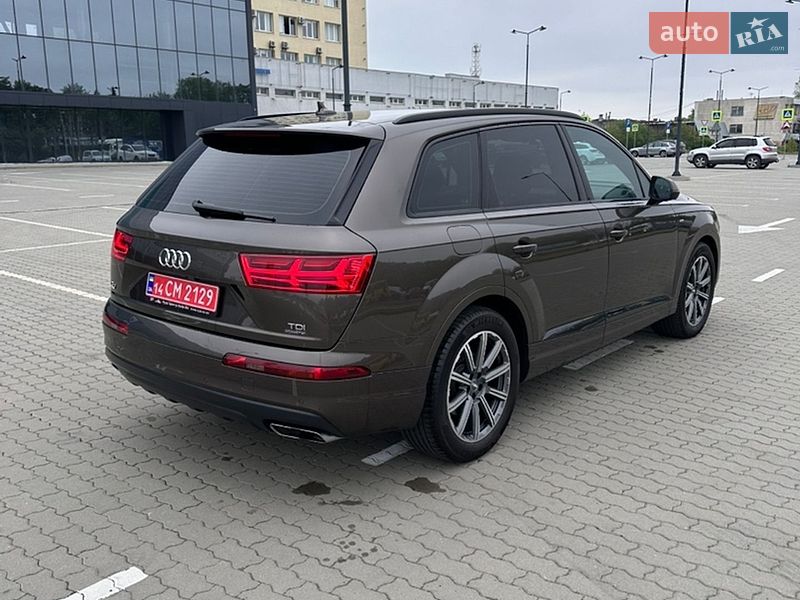 Позашляховик / Кросовер Audi Q7 2017 в Львові