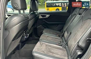 Позашляховик / Кросовер Audi Q7 2017 в Львові