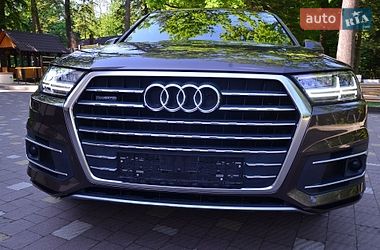 Позашляховик / Кросовер Audi Q7 2015 в Трускавці