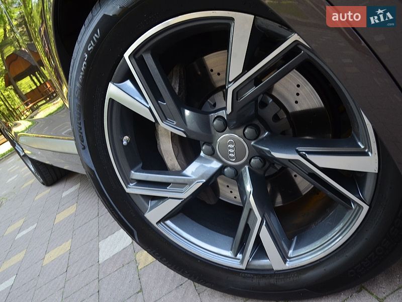 Позашляховик / Кросовер Audi Q7 2015 в Трускавці