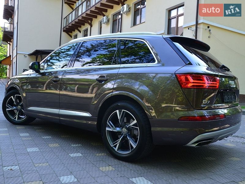 Позашляховик / Кросовер Audi Q7 2015 в Трускавці