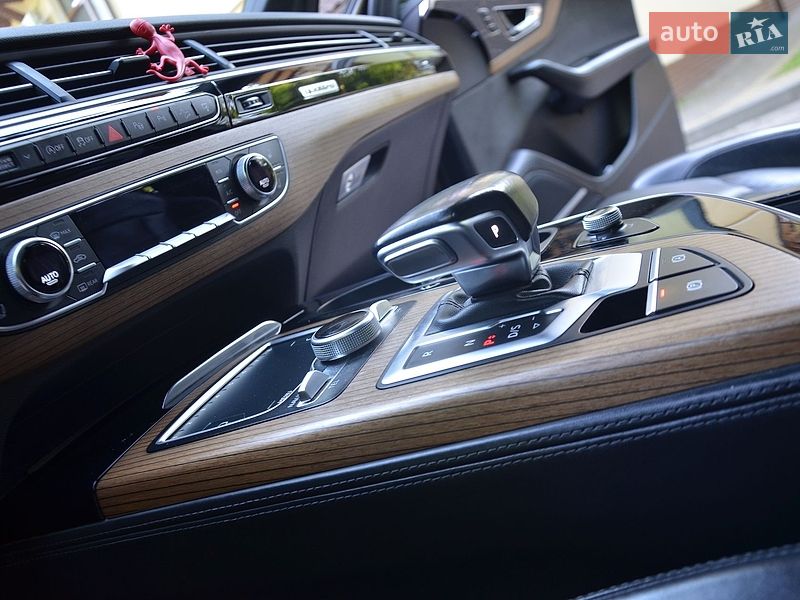 Позашляховик / Кросовер Audi Q7 2015 в Трускавці