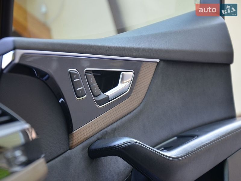 Позашляховик / Кросовер Audi Q7 2015 в Трускавці