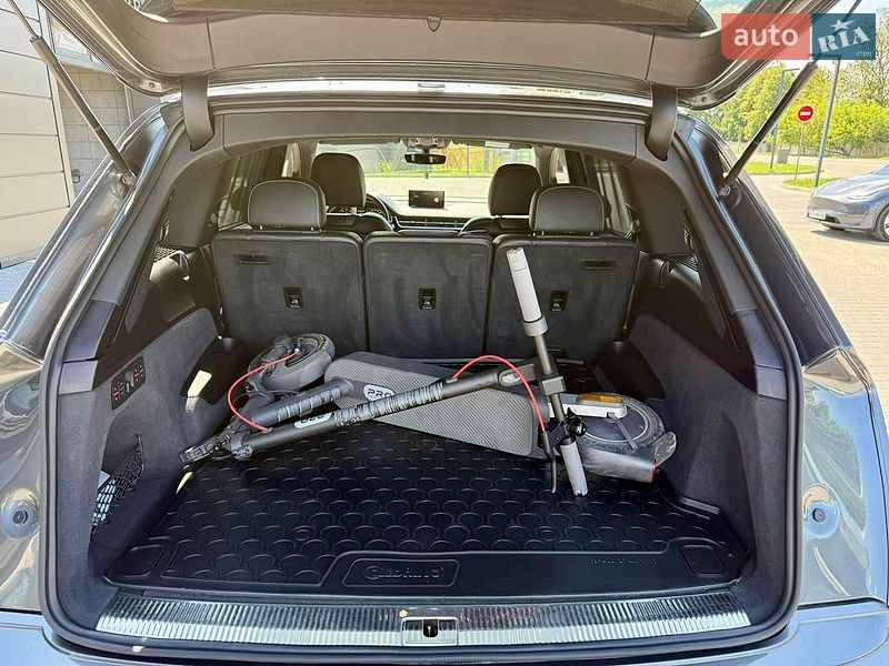 Позашляховик / Кросовер Audi Q7 2016 в Івано-Франківську