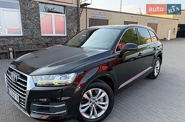 Позашляховик / Кросовер Audi Q7 2017 в Володимирі