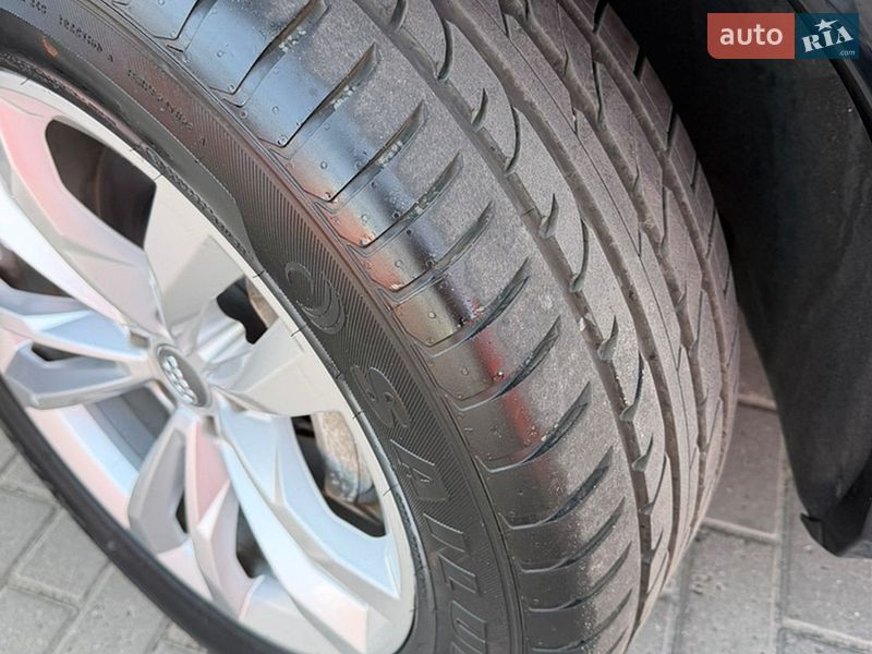 Позашляховик / Кросовер Audi Q7 2017 в Володимирі