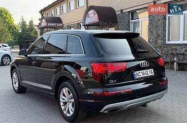 Позашляховик / Кросовер Audi Q7 2017 в Володимирі
