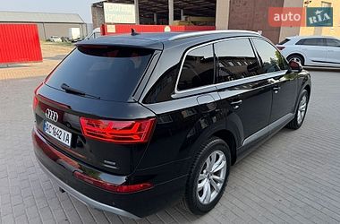 Позашляховик / Кросовер Audi Q7 2017 в Володимирі