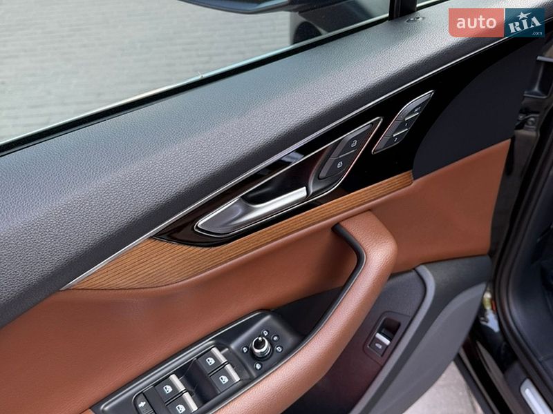 Позашляховик / Кросовер Audi Q7 2017 в Володимирі