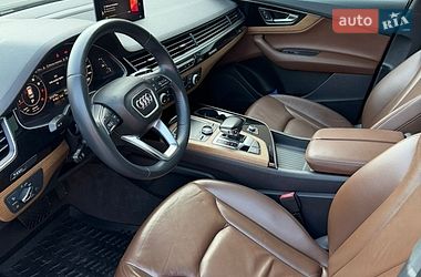 Позашляховик / Кросовер Audi Q7 2017 в Володимирі