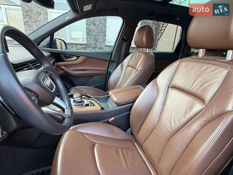 Позашляховик / Кросовер Audi Q7 2017 в Володимирі