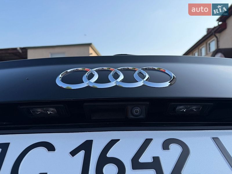 Позашляховик / Кросовер Audi Q7 2017 в Володимирі