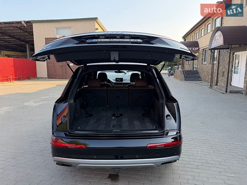 Позашляховик / Кросовер Audi Q7 2017 в Володимирі