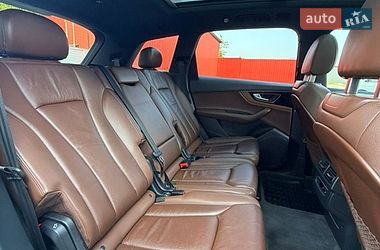 Позашляховик / Кросовер Audi Q7 2017 в Володимирі