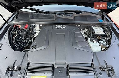 Позашляховик / Кросовер Audi Q7 2017 в Володимирі