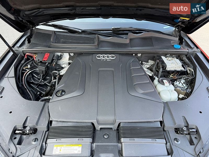 Позашляховик / Кросовер Audi Q7 2017 в Володимирі