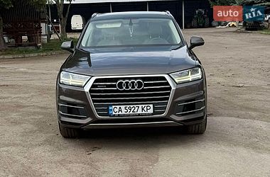 Внедорожник / Кроссовер Audi Q7 2016 в Оратове
