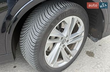 Позашляховик / Кросовер Audi Q7 2020 в Новояворівську