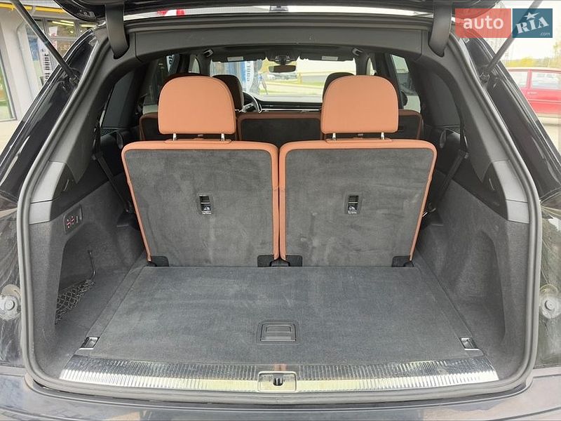 Позашляховик / Кросовер Audi Q7 2020 в Новояворівську