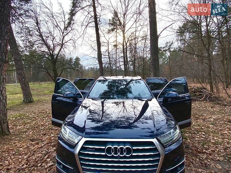 Внедорожник / Кроссовер Audi Q7 2017 в Киеве